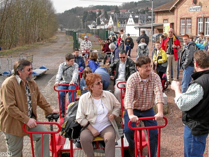 Bahn 202.jpg - Der rund 40 km lange Streckenteil Altenglan bis Staudernheim der Glantalbahn ist seit 2000 dem touristischen Draisinenverkehr gewidmet.